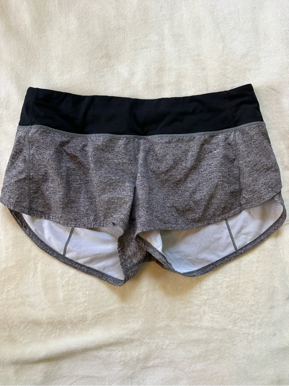 Lululemon Speed Up Shorts 2.5”
